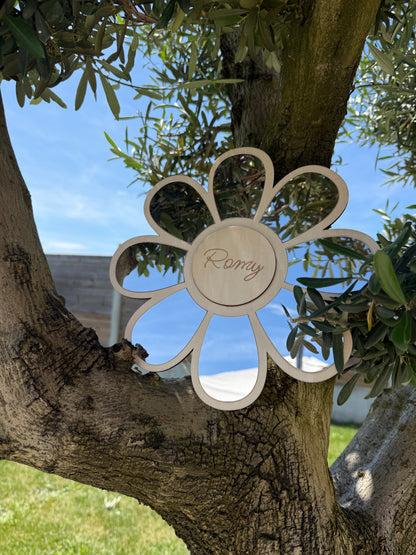 Miroir fleur personnalisé en bois – Marguerite avec prénom gravé