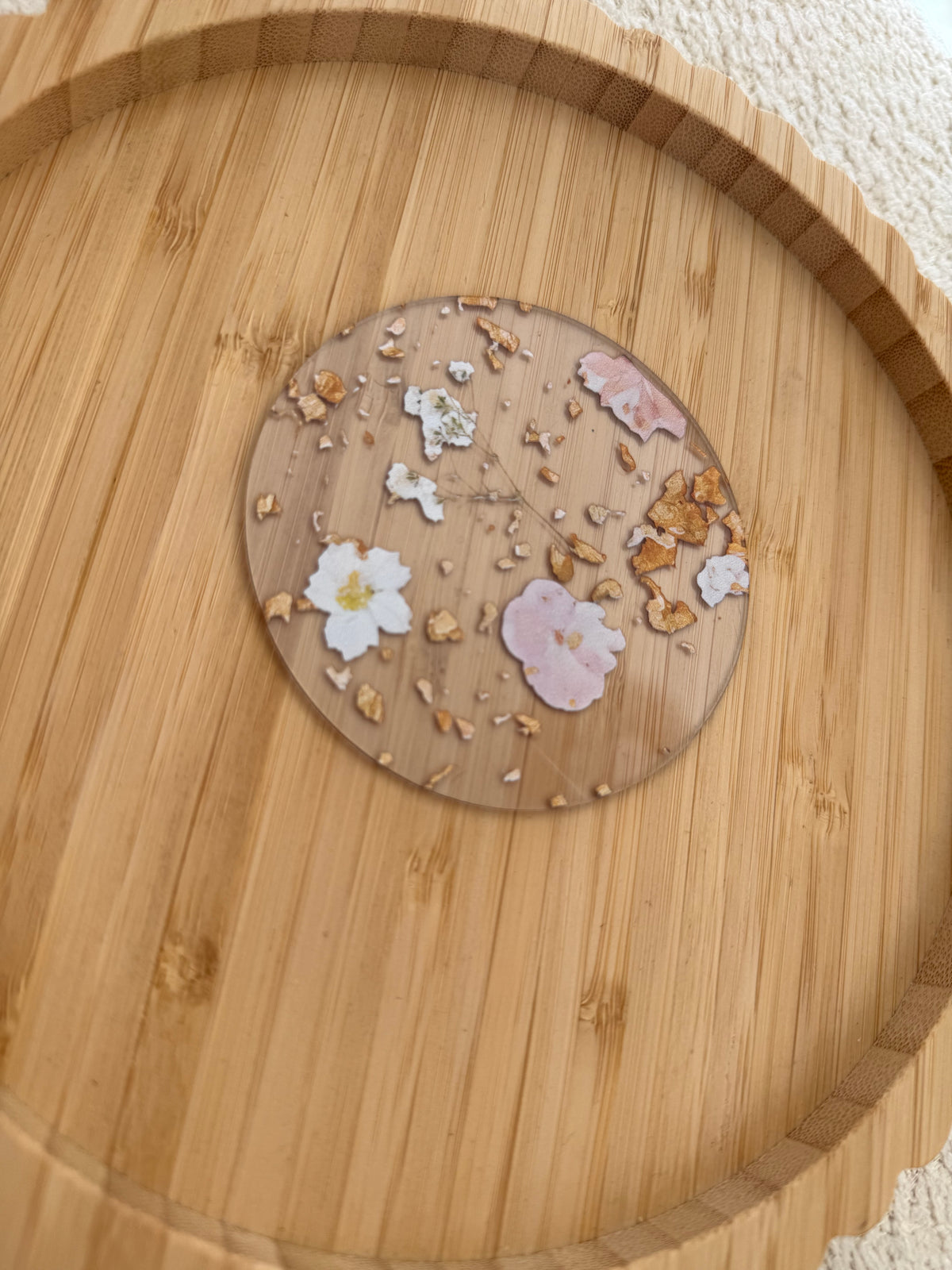 Sous-tasse fleurie en acrylique
